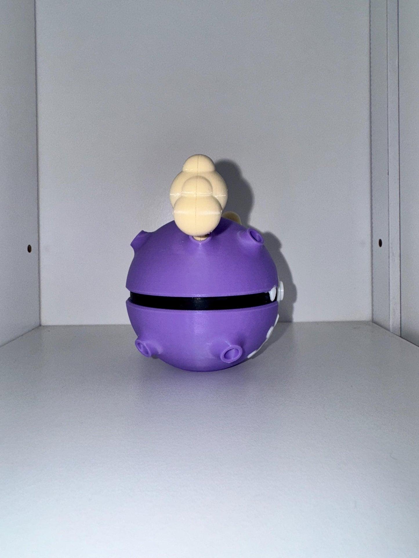 Koffing Themed Pokéball – 3D Printed Poison-Type Display Ball | Custom Pokémon Gift for Fans & Collectors