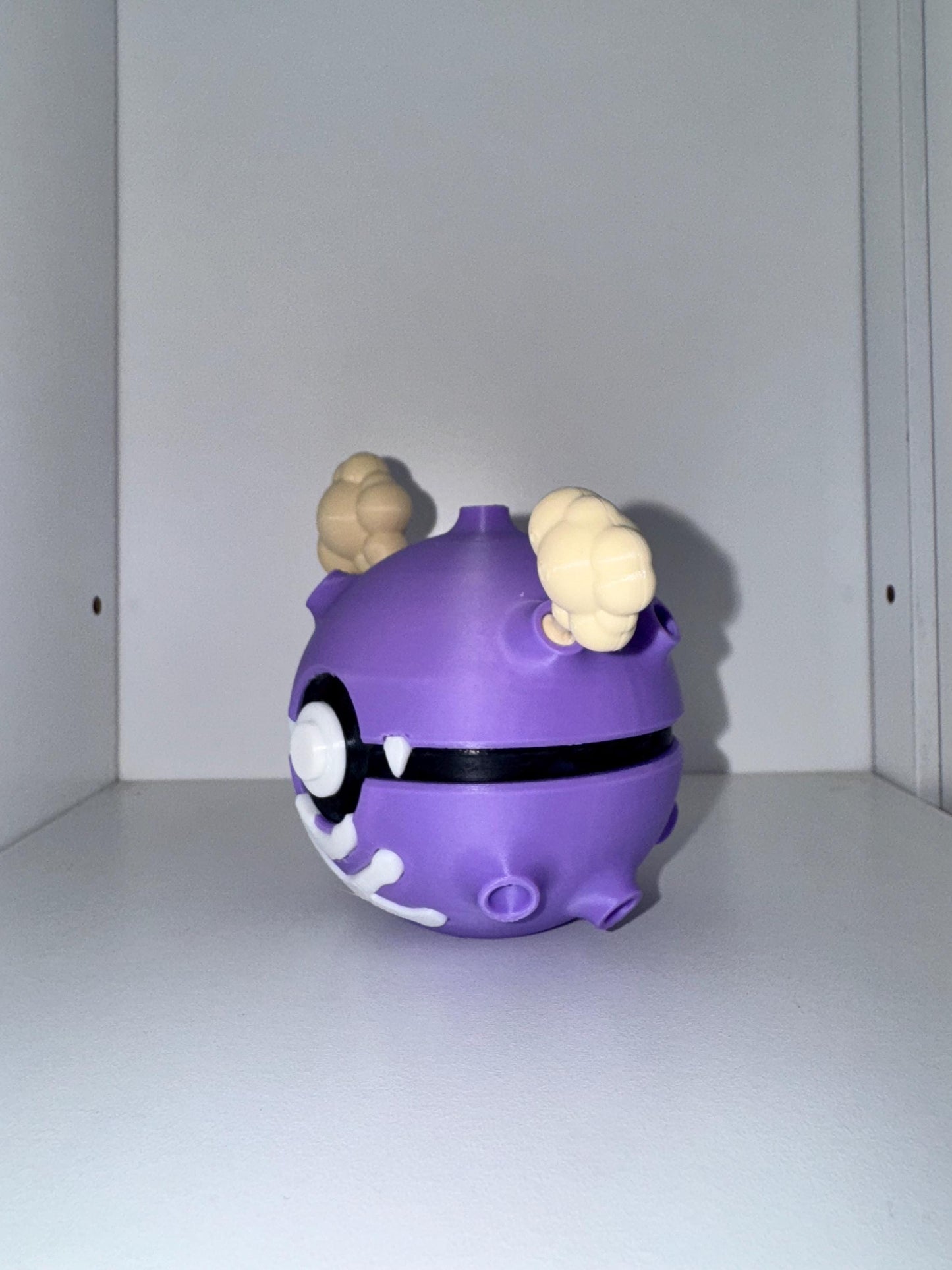 Koffing Themed Pokéball – 3D Printed Poison-Type Display Ball | Custom Pokémon Gift for Fans & Collectors